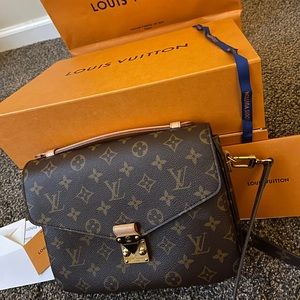 Pochette Métis Handbag (MINT CONDITION!)